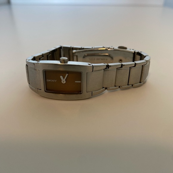 DKNY women’s watch - Picture 3 of 4